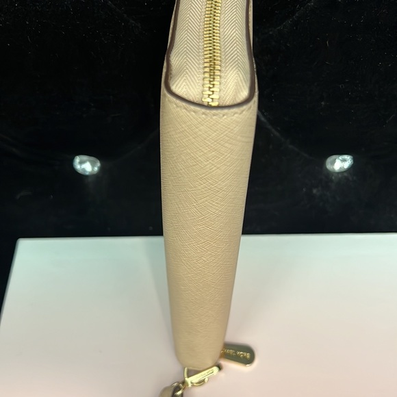 MICHAEL KORS Large Continental Wristlet Wallet in Oyster. 32S5GTVE9L - Picture 6 of 10